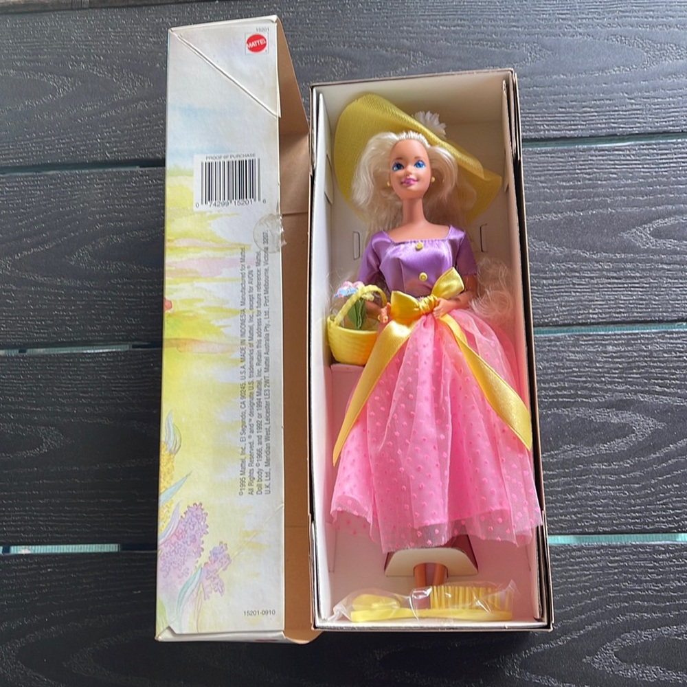 - ✨ Vintage NRFB Spring Blossom Barbie ~ Avon exclusive